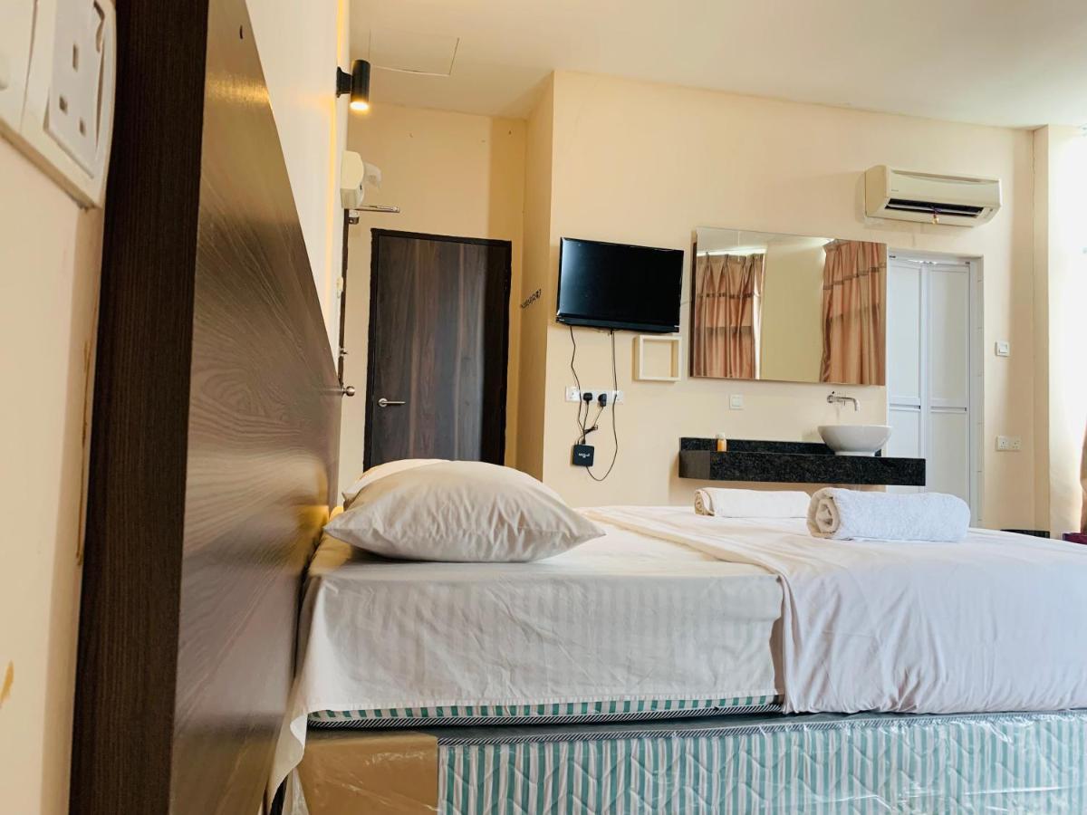 Newtown Hotel Пучонг Екстер'єр фото