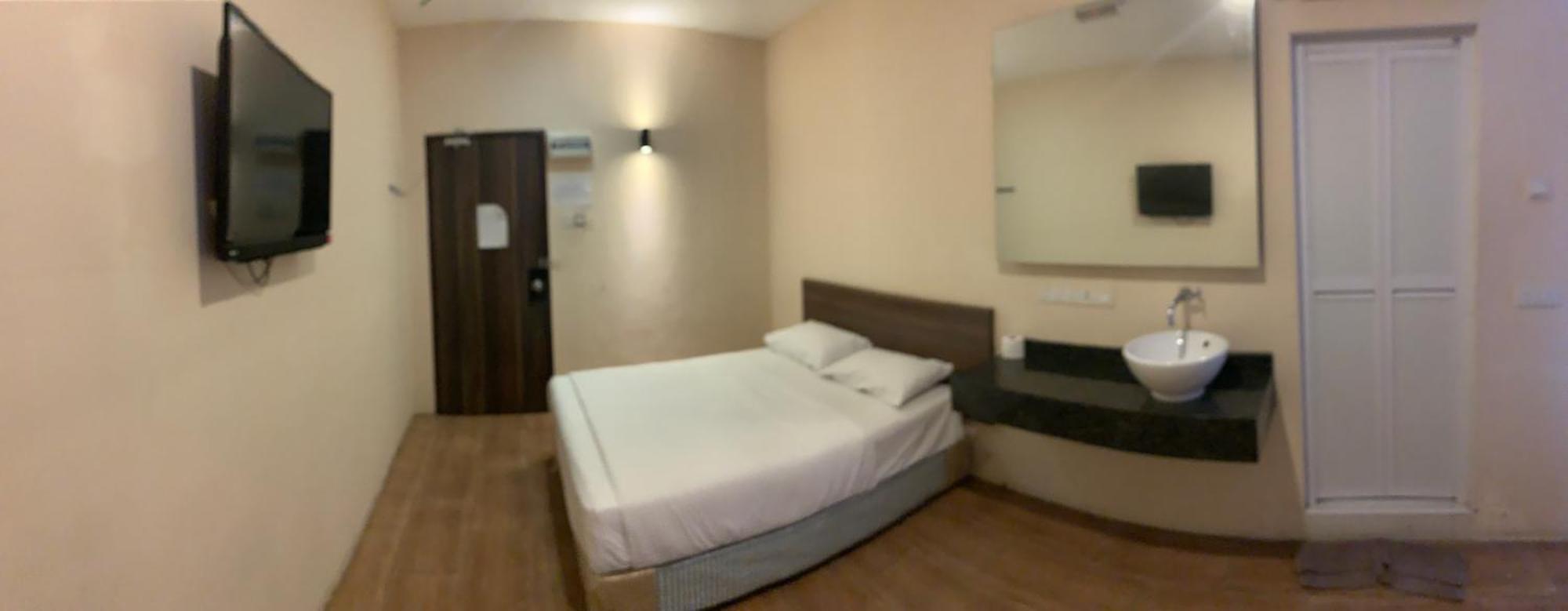 Newtown Hotel Пучонг Екстер'єр фото