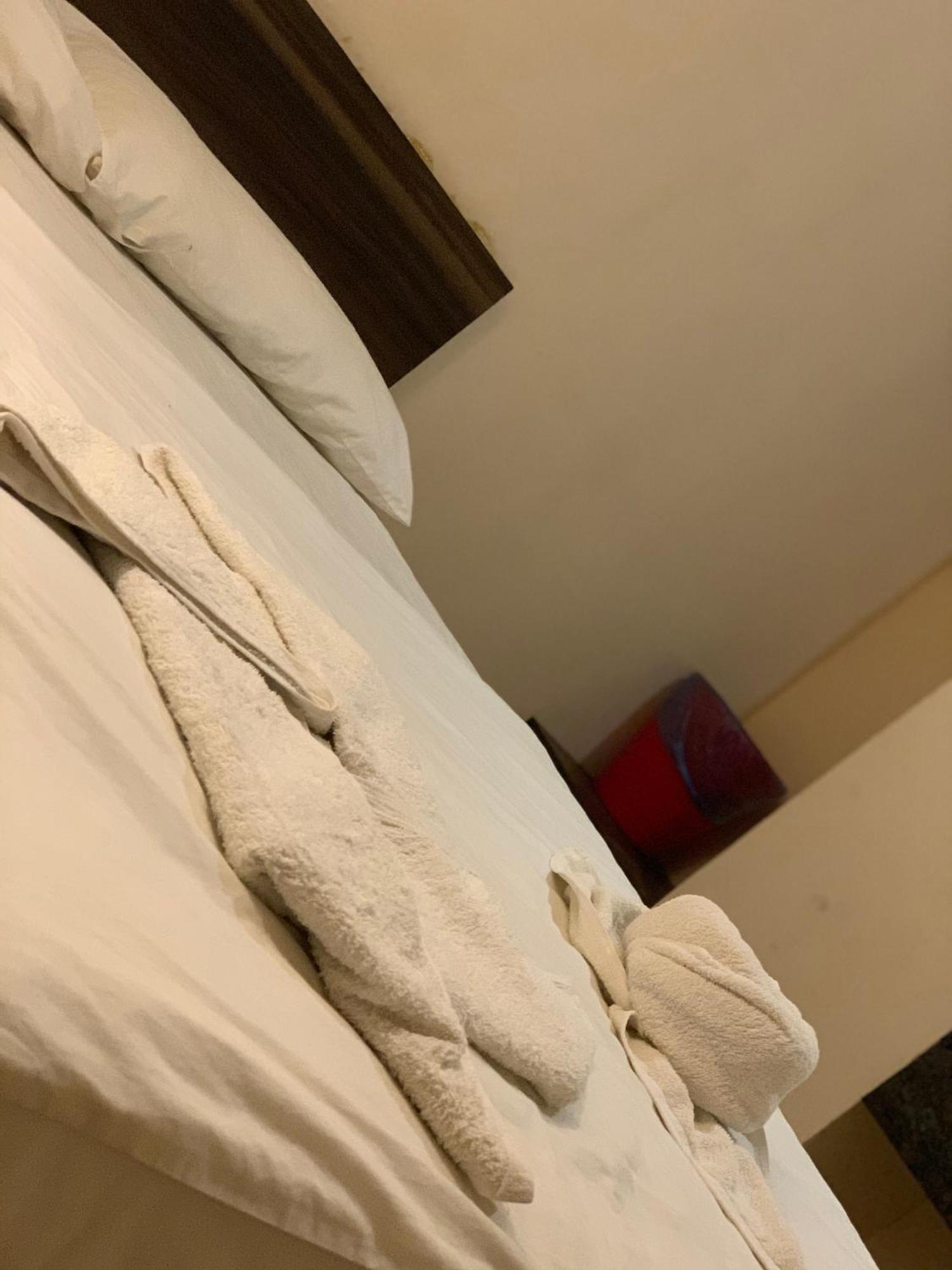 Newtown Hotel Пучонг Екстер'єр фото