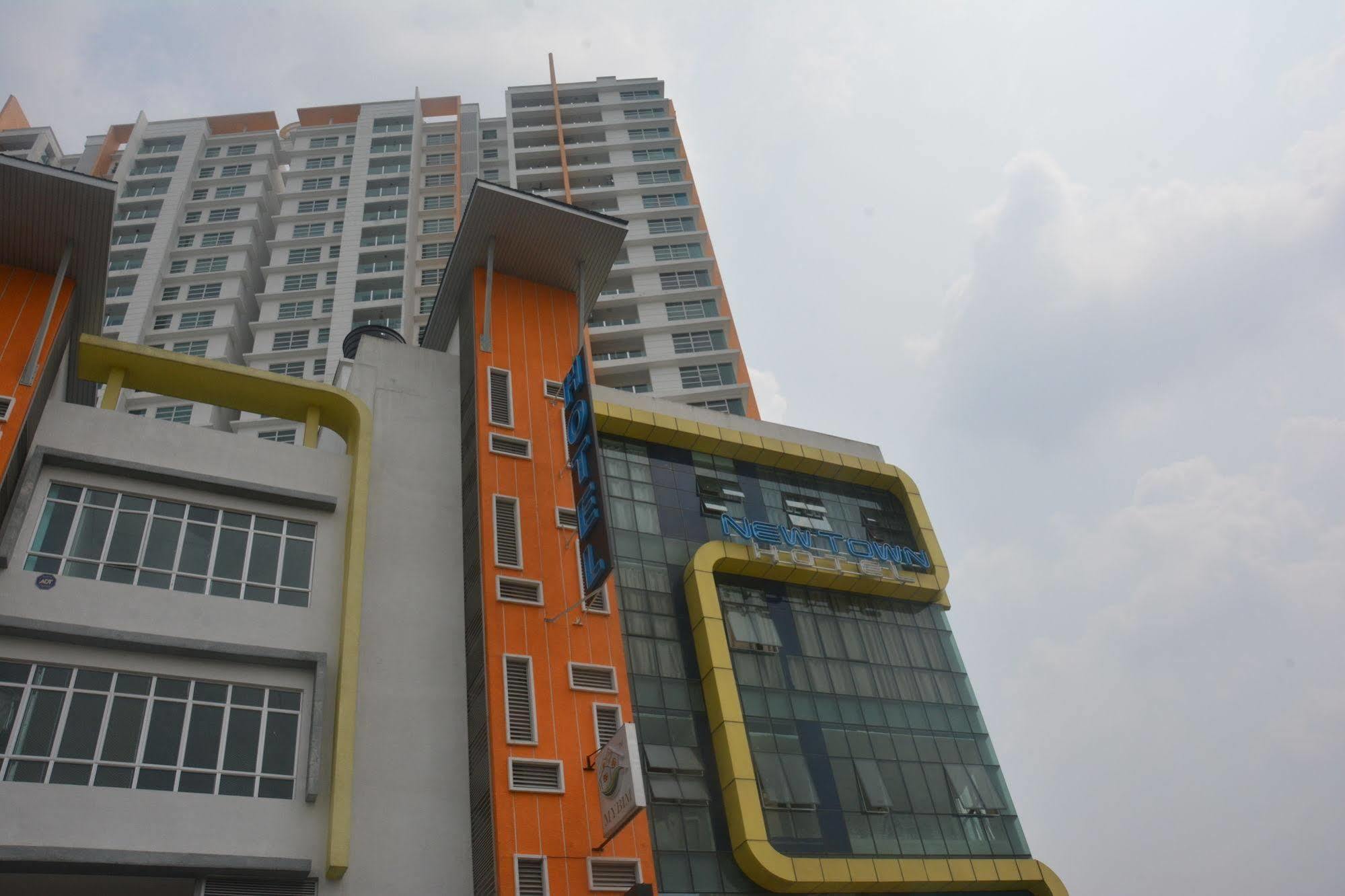 Newtown Hotel Пучонг Екстер'єр фото